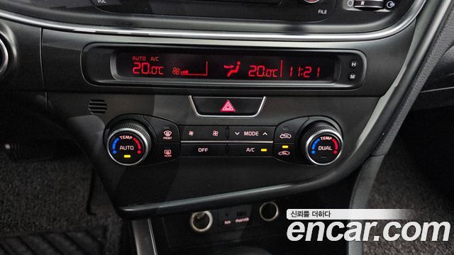 Kia K5 2014 — photo 24