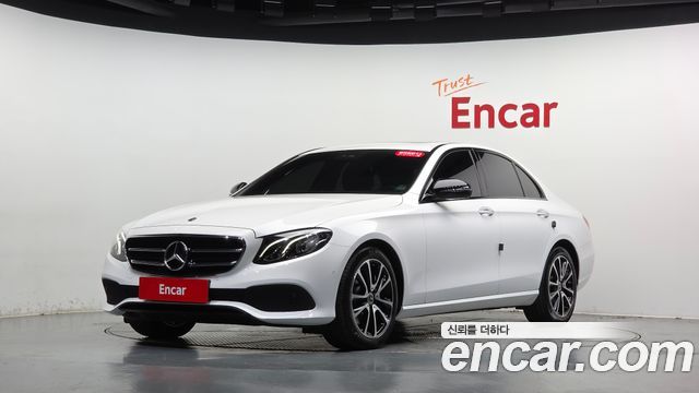 Mercedes-Benz E-Class 2020 — photo 34