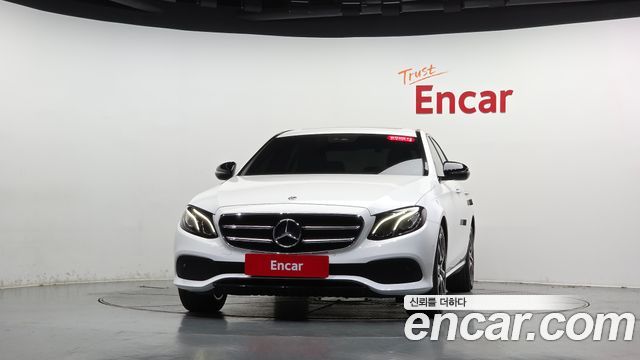 Mercedes-Benz E-Class 2020 — photo 3