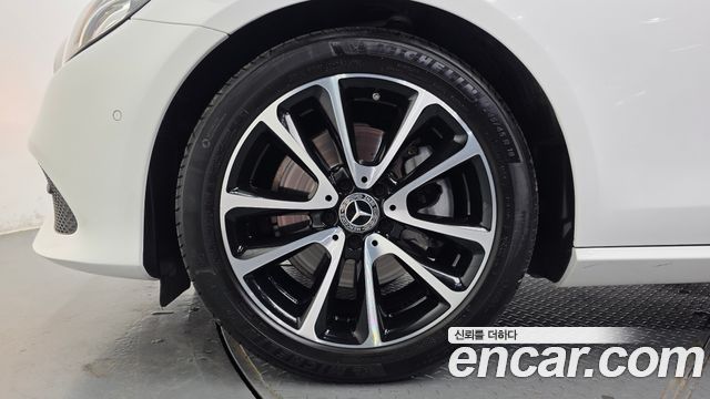 Mercedes-Benz E-Class 2020 — photo 5