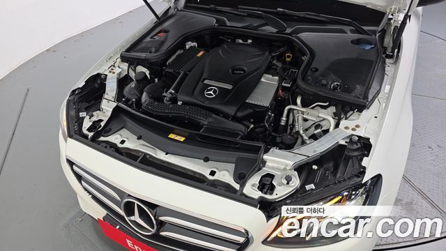 Mercedes-Benz E-Class 2020 — photo 6