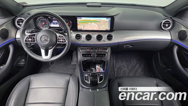 Mercedes-Benz E-Class 2020 — photo 10
