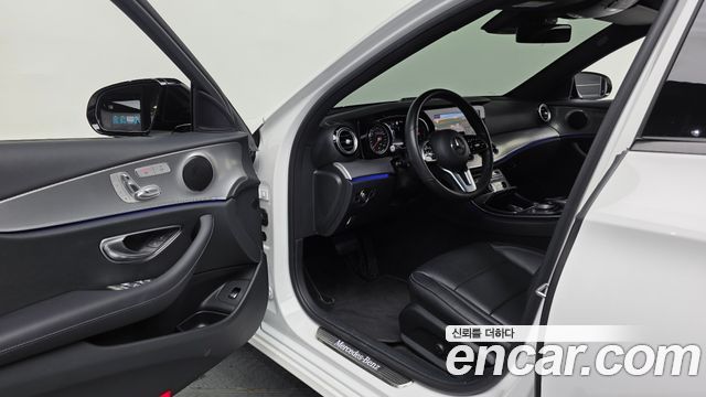Mercedes-Benz E-Class 2020 — photo 13