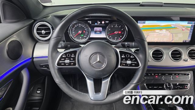 Mercedes-Benz E-Class 2020 — photo 19