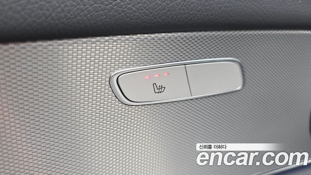 Mercedes-Benz E-Class 2020 — photo 24