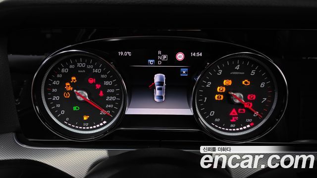 Mercedes-Benz E-Class 2020 — photo 27