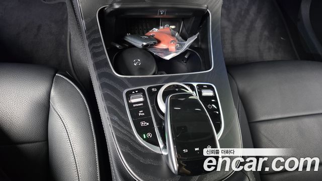 Mercedes-Benz E-Class 2020 — photo 33