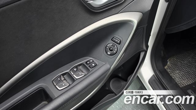 Hyundai Santafe 2018 — photo 28