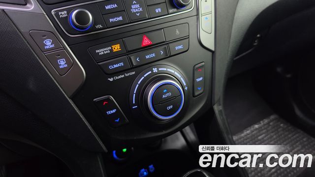 Hyundai Santafe 2018 — photo 30