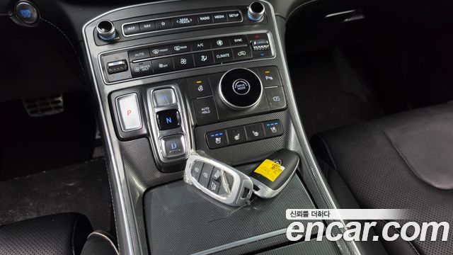 Hyundai Santafe 2022 — photo 12