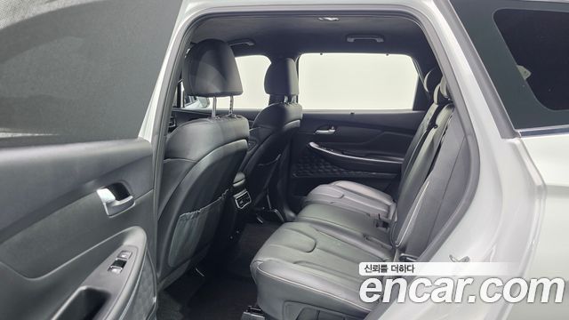 Hyundai Santafe 2022 — photo 17