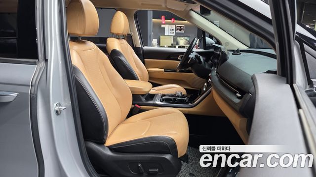 Kia Canival 2021 — photo 17