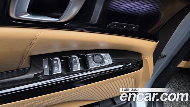 Kia Canival 2021 — photo 32