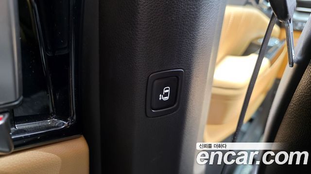 Kia Canival 2021 — photo 36