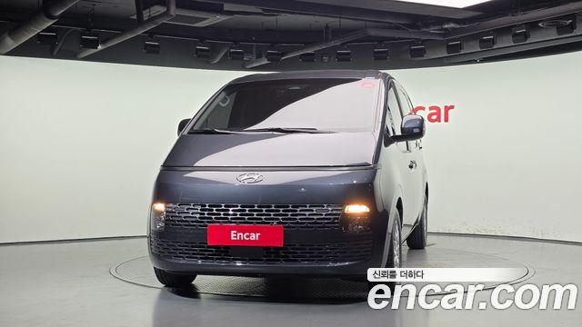 Hyundai Staria 2023 — photo 3