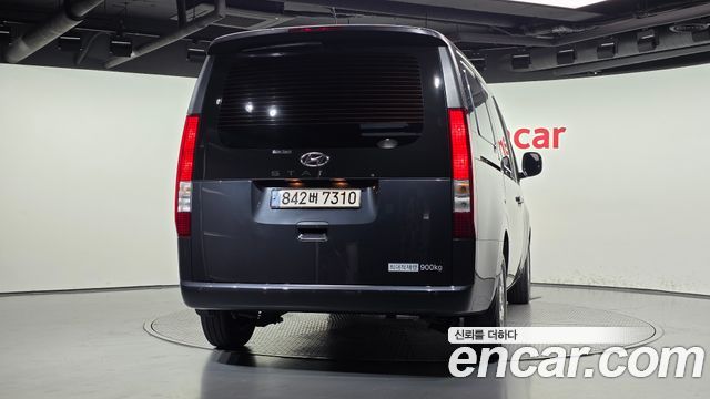 Hyundai Staria 2023 — photo 4