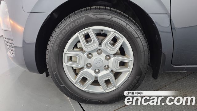 Hyundai Staria 2023 — photo 5