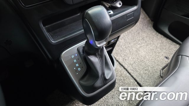Hyundai Staria 2023 — photo 12