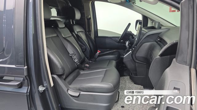 Hyundai Staria 2023 — photo 17