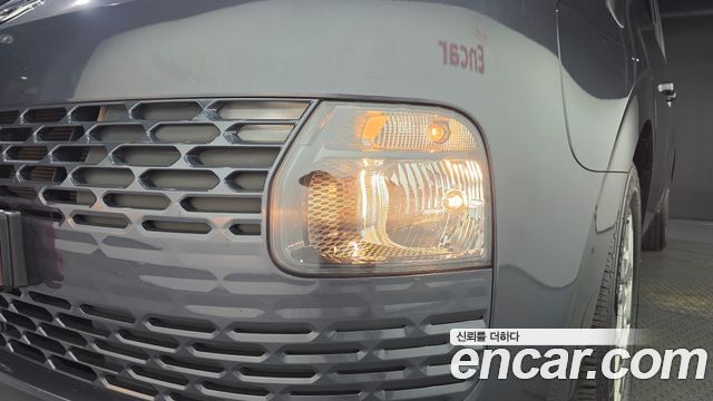 Hyundai Staria 2023 — photo 8