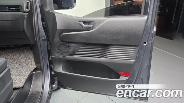 Hyundai Staria 2023 — photo 15