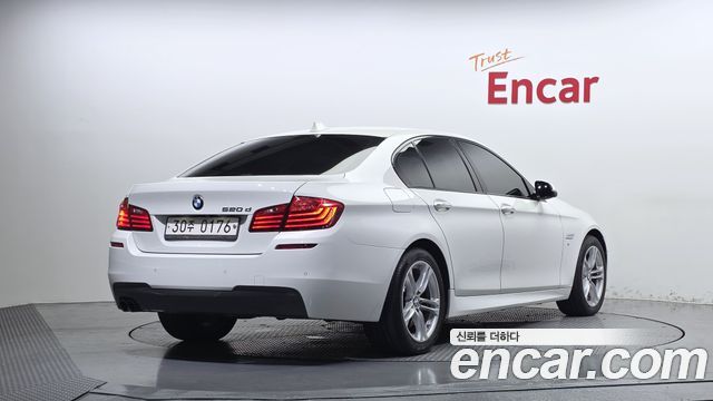 BMW 5-Series 2016 — photo 2
