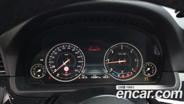 BMW 5-Series 2016 — photo 8