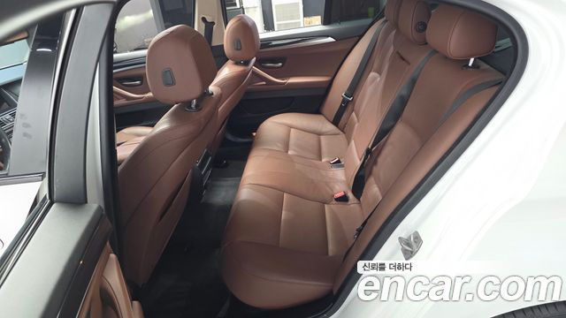 BMW 5-Series 2016 — photo 11