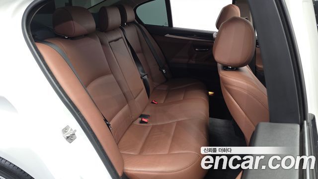 BMW 5-Series 2016 — photo 12
