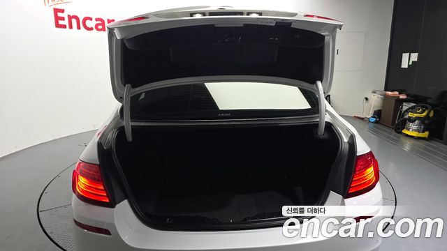 BMW 5-Series 2016 — photo 20