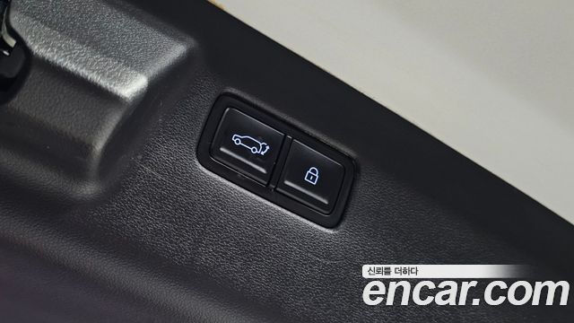 Hyundai Santafe 2025 — photo 31