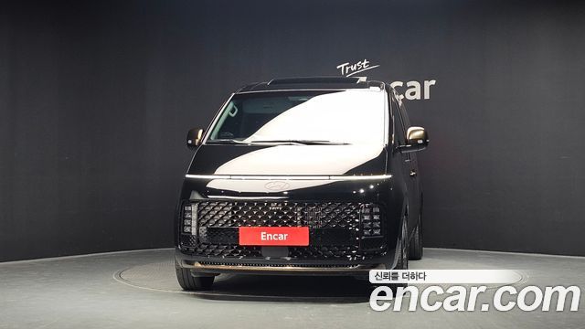 Hyundai Staria 2025 — photo 3
