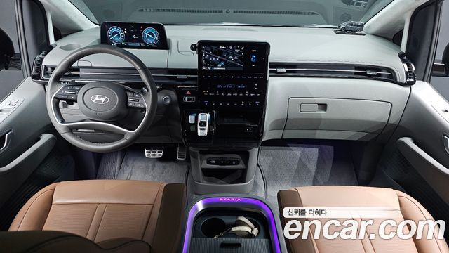 Hyundai Staria 2025 — photo 10