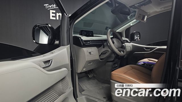 Hyundai Staria 2025 — photo 13