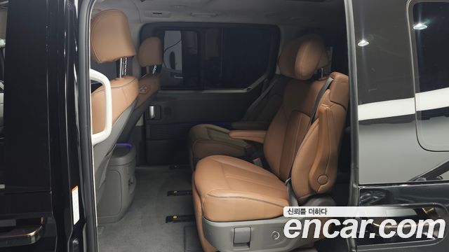 Hyundai Staria 2025 — photo 18