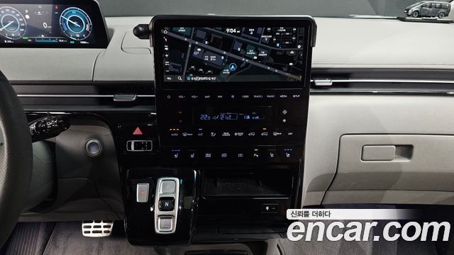 Hyundai Staria 2025 — photo 20