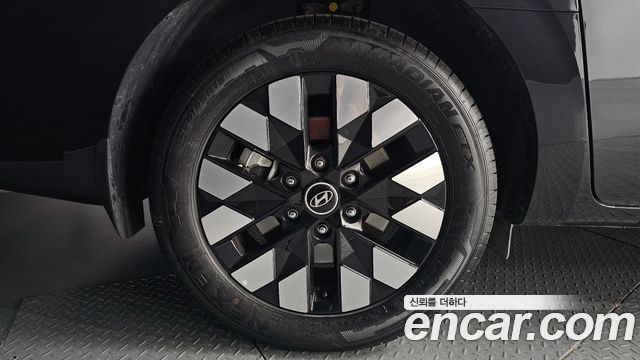 Hyundai Staria 2025 — photo 7