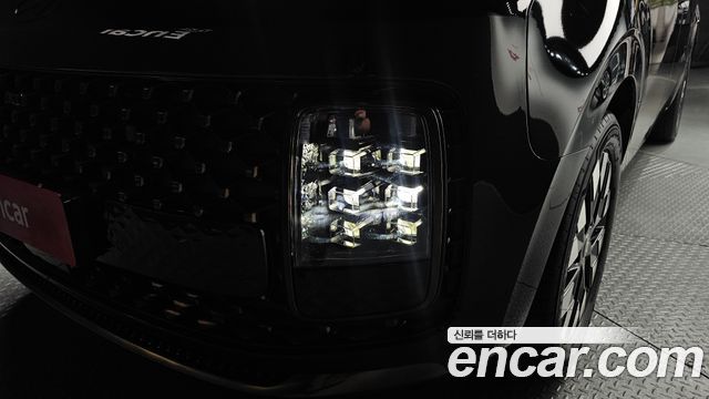 Hyundai Staria 2025 — photo 8