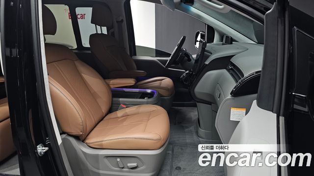 Hyundai Staria 2025 — photo 16