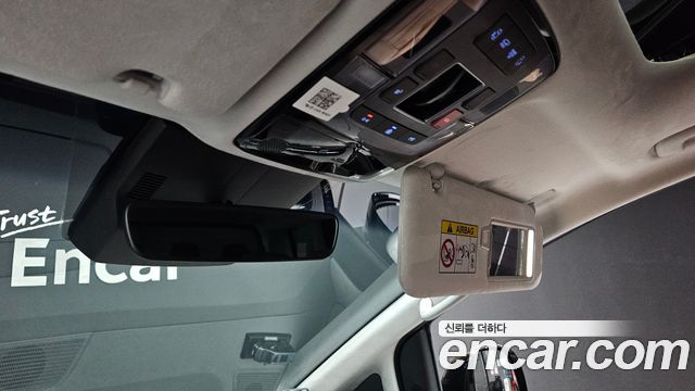 Hyundai Staria 2025 — photo 29