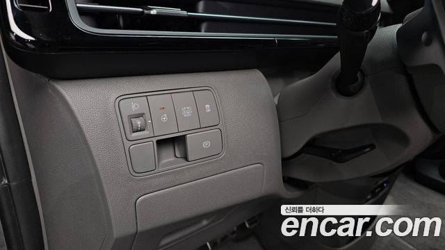 Hyundai Staria 2025 — photo 30