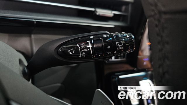 Hyundai Staria 2025 — photo 32