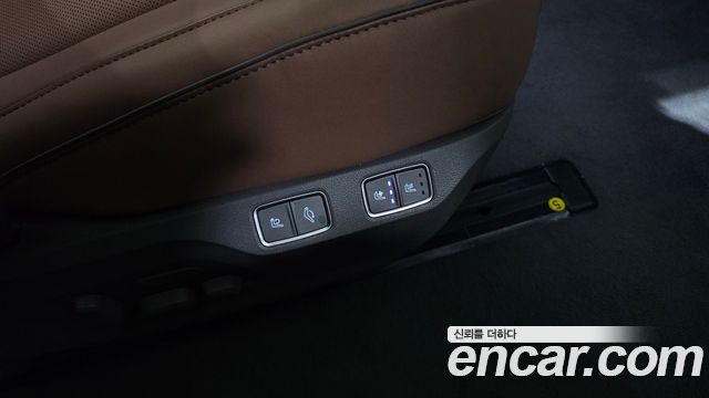 Hyundai Staria 2025 — photo 33
