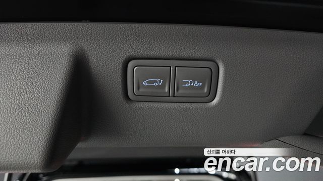 Hyundai Staria 2025 — photo 36