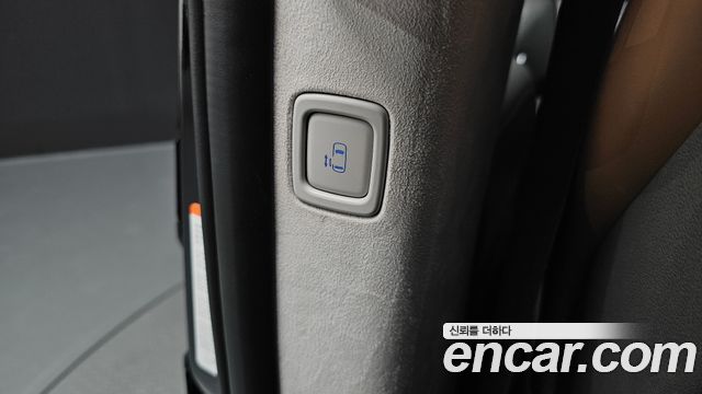 Hyundai Staria 2025 — photo 37