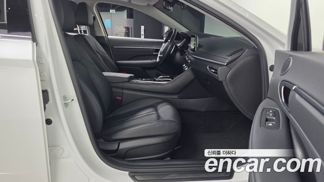 Hyundai Sonata 2022 — photo 11