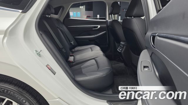 Hyundai Sonata 2022 — photo 12