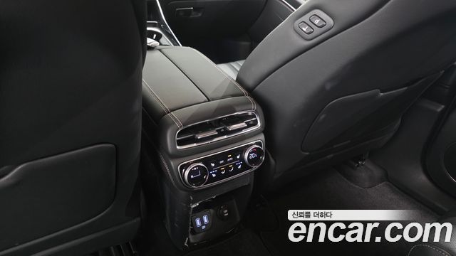 Genesis GV80 2023 — photo 25