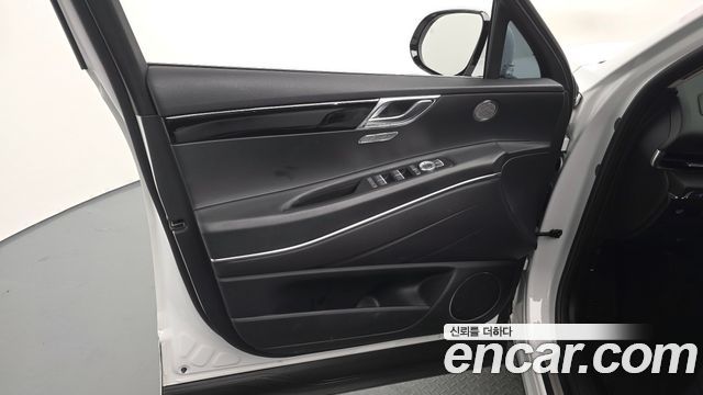 Genesis GV80 2023 — photo 14