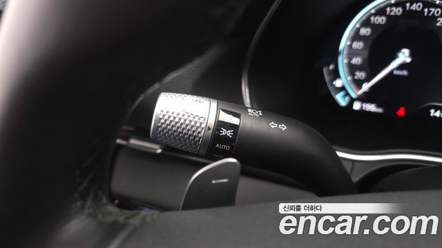 Genesis GV80 2023 — photo 28